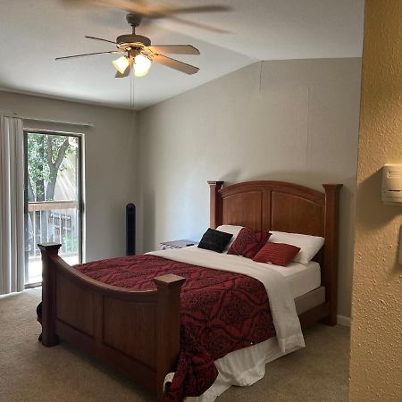 Lovely 1-Bedroom Townhome With Nice Amenities Houston Exterior foto