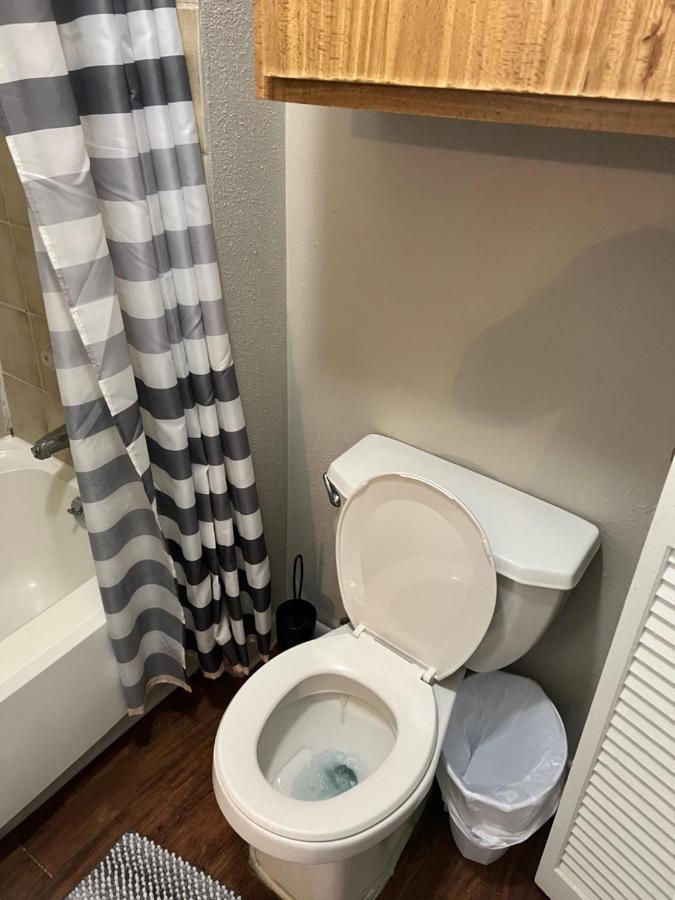 Lovely 1-Bedroom Townhome With Nice Amenities Houston Exterior foto